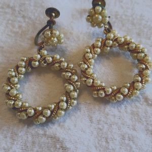 Vintage Pearl & Gold Tone Screw Back Earrings